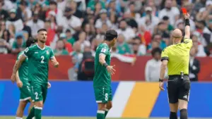 Senegal salvage hopes of World Cup last-32 place with rout of 10-man Iraq