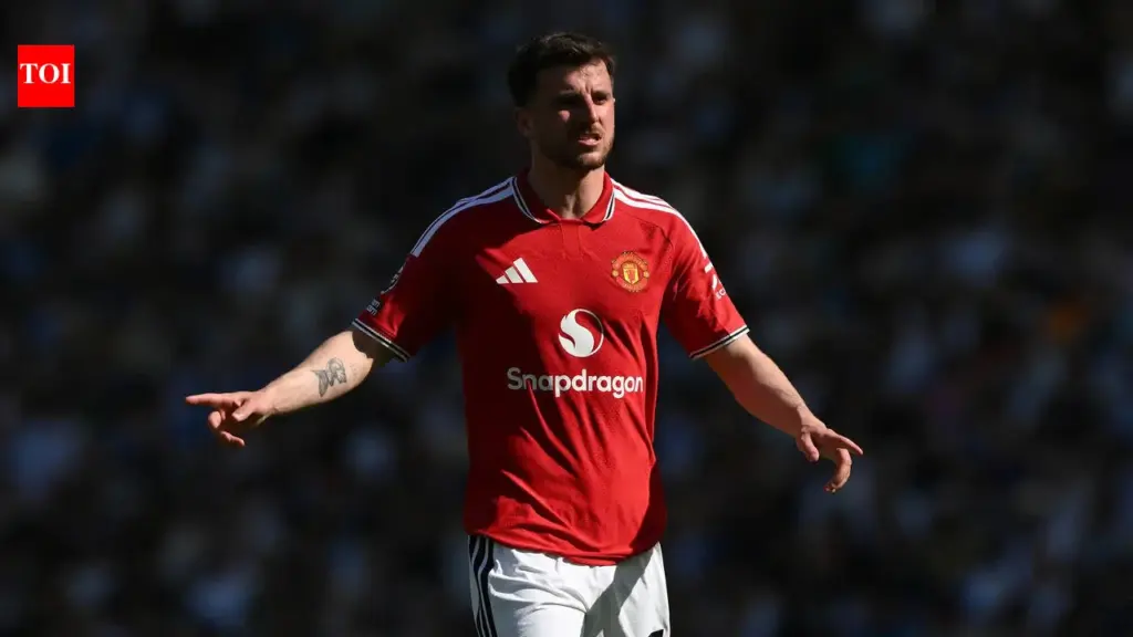 Carrick cautious after Mount's injury scare in PSG friendly